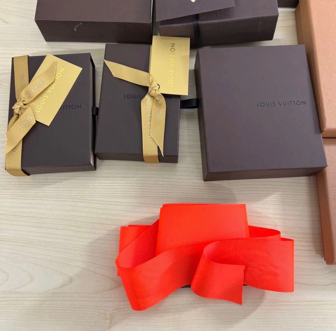 abc様　ブラウスとルイヴィトン空箱 保存袋 ショッパー リボン LOUIS VUITTON ルイヴィトン 空箱 ショッパー リボン 布袋 まとめ売り