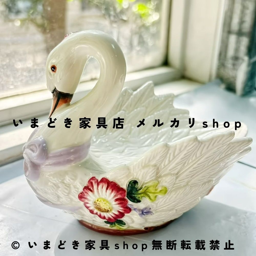 ソープディッシュ カラフル スワン 白鳥 石鹸置き 北欧インテリア おしゃれ バスルーム雑貨 韓国インテリア 石けんトレー 洗面所 デコレーション リアル アニマルデザイン 防水 卓上収納 高級感 エレガント ソープホルダー 洗面台アクセサリー