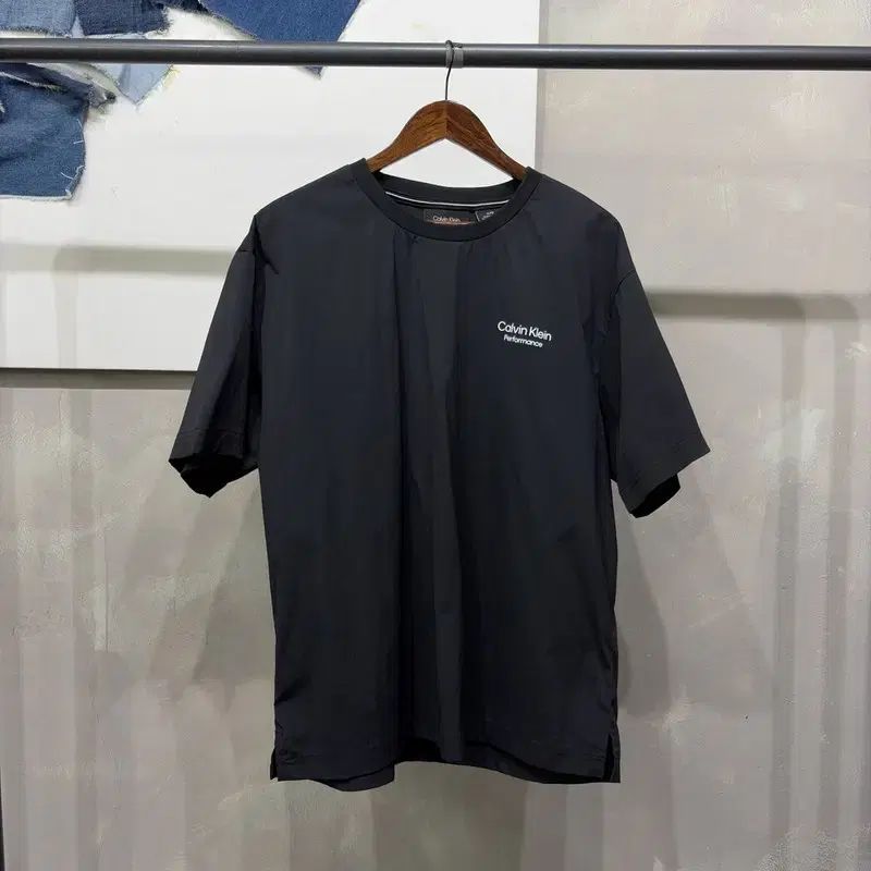 (110) Calvin Klein CK カジュアル ウィンドブレーカー ウォームアップ ブラック 半袖 Tシャツ