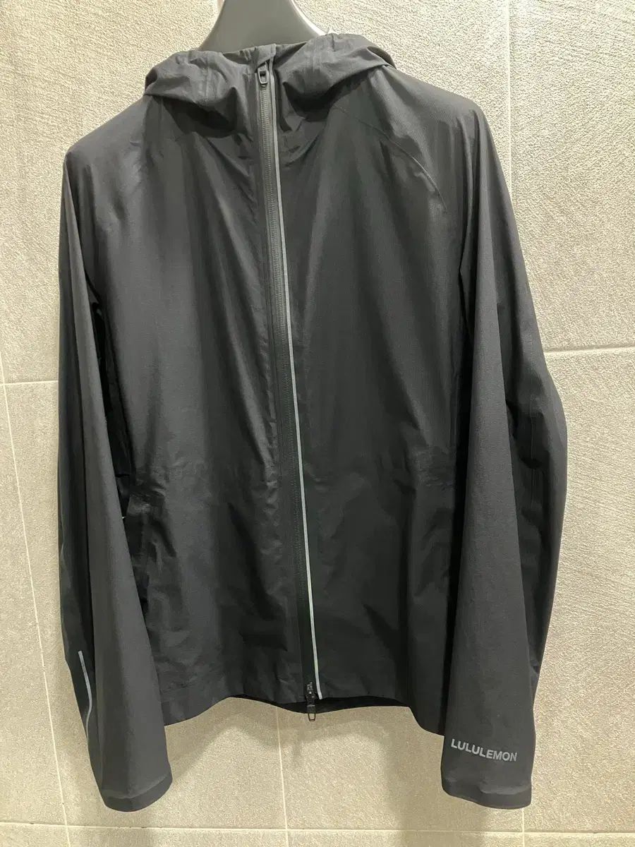 Lululemon  防水ジャケット lululemon ダウンジャケット フード付き