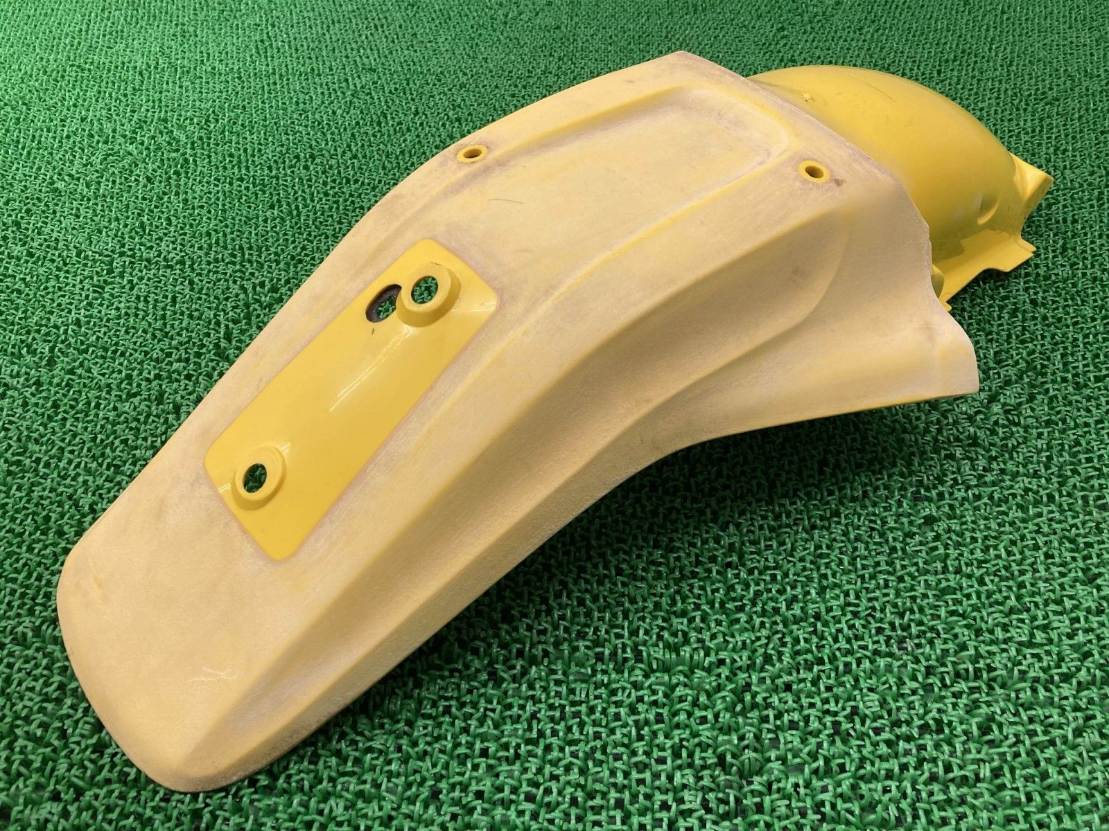 RMX250S リアフェンダー 黄 29E スズキ 純正 中古 SJ13A ペイント素材に 品薄 Rc バイク RMX250S リアフェンダー 黄 29E スズキ 純正 SJ13A ペイント