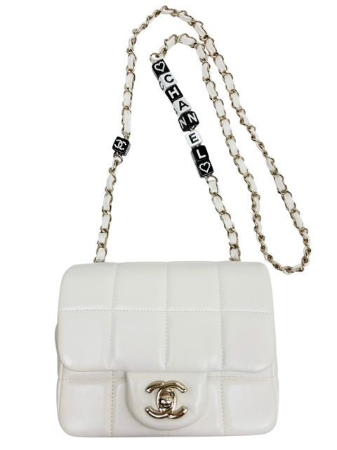 シャネル 入手困難！23Cロゴキューブ付ラムスキンショルダー・LOOK1 CHANEL