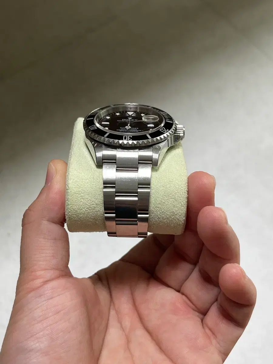 ROLEX ロレックス サブマリーナー 旧モデル 旧モデル ブラック デイト 16610 イングレイビング ROLEX ロレックス サブマリーナー 旧モデル 旧モデル ブラック デイト 16610 イングレイビング