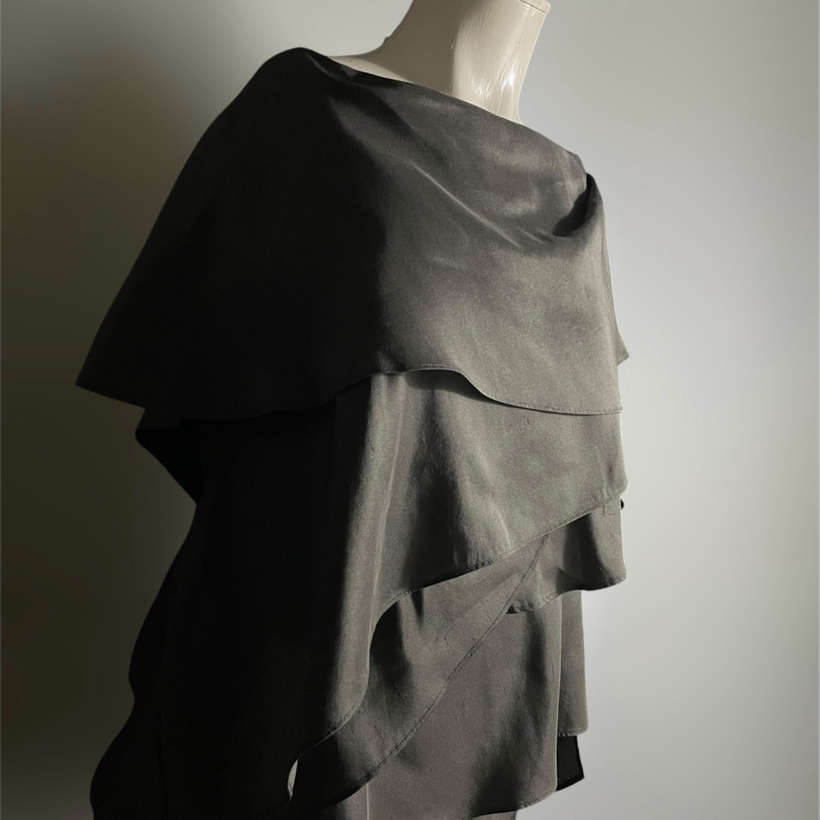 HUGO BOSS 変形 ティアード ブラウス シルク ノースリーブ トップス ヒューゴボス Vintage ARCHIVE 高級 SILK100% H663