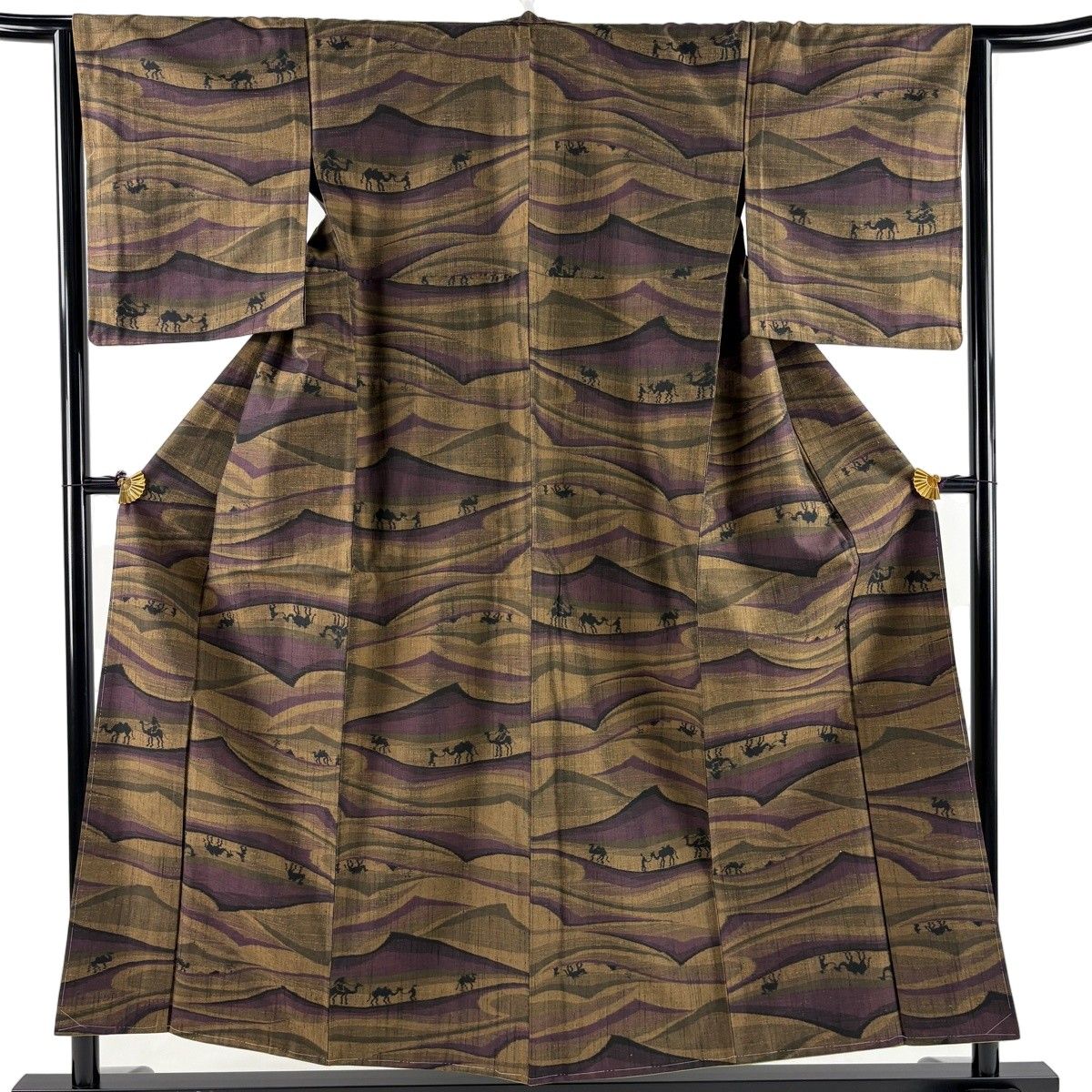 【美品】 紬 身丈154.5cm 裄丈64cm M 袷 背抜き ラクダ 砂漠 茶色 正絹 秀品 【中古】
