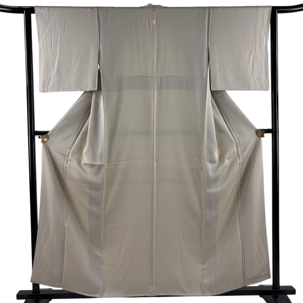 【美品】 色無地 身丈157.5cm 裄丈62cm S 袷 地紋 薄茶色 正絹 秀品 一つ紋 【中古】