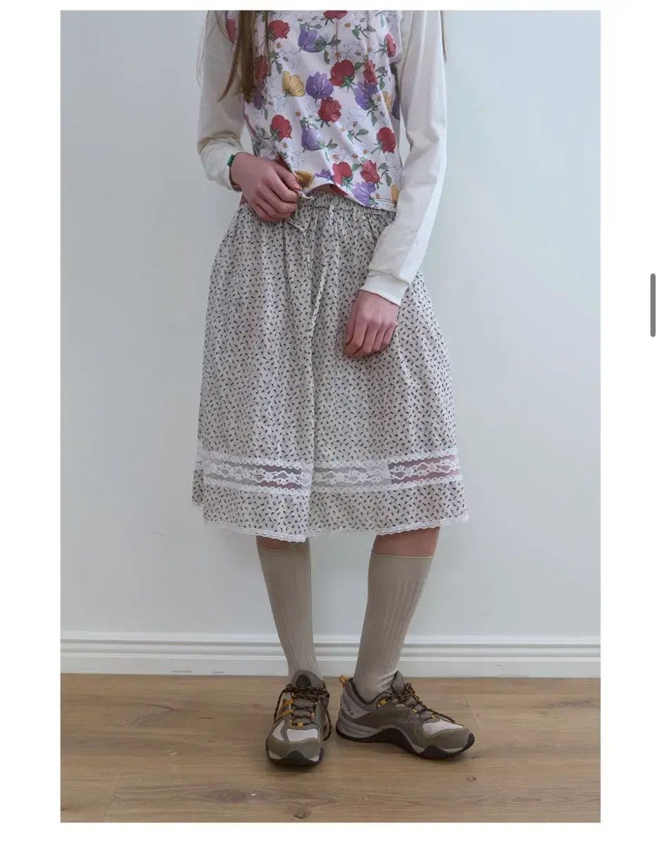 NOCONTENT 326 Garden Midi SK _ Ivory