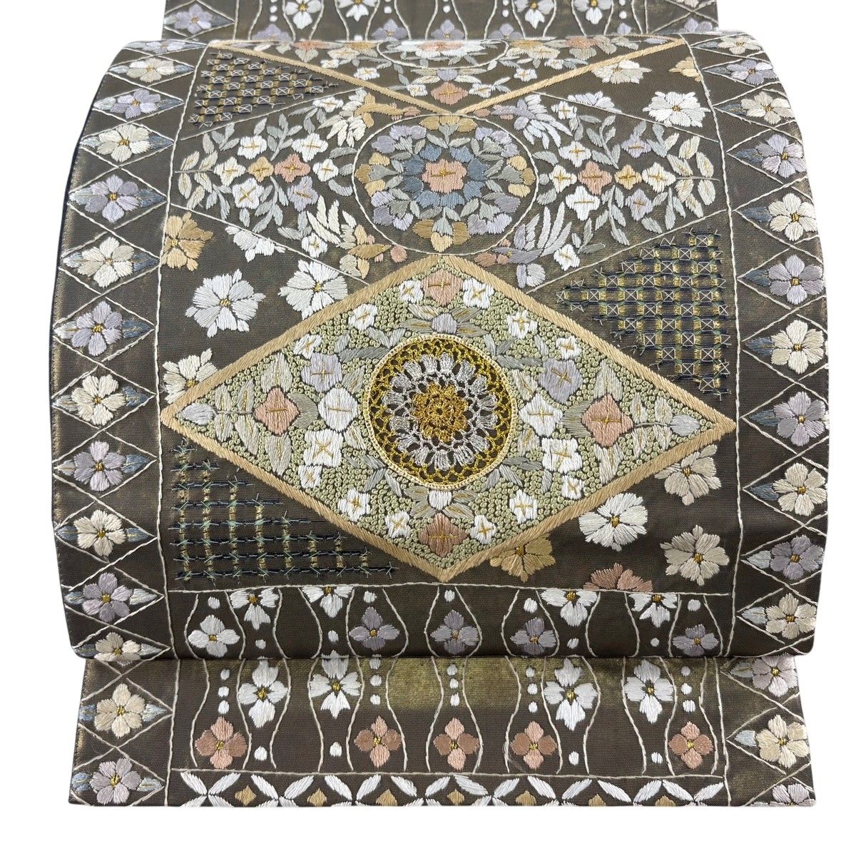 【美品】 袋帯 逸品 菱文 草花 刺繍 金銀糸 金色 六通 正絹 【中古】