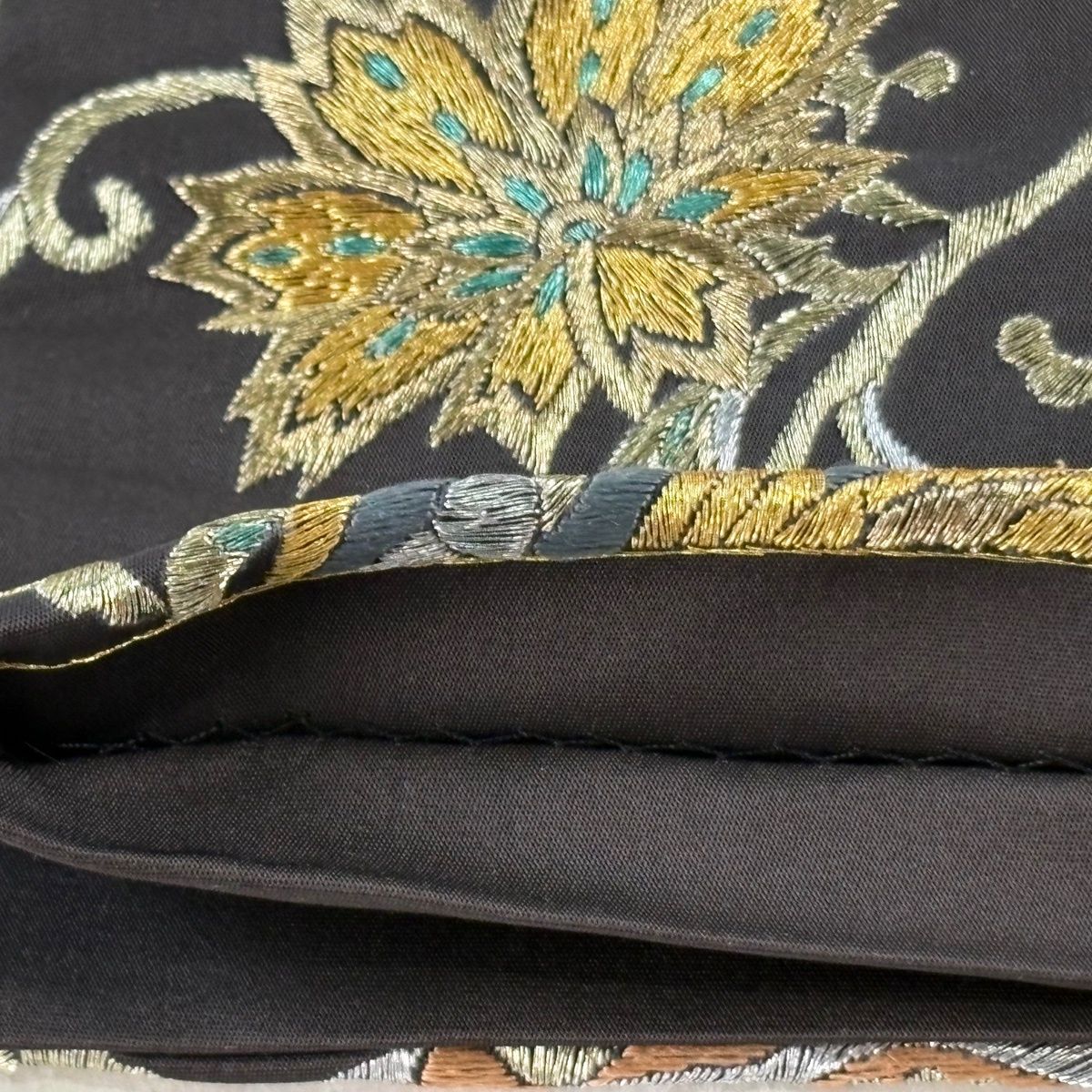 袋帯 美品 逸品 華文 花唐草 金銀糸 刺繍 焦茶色 六通 正絹 【中古】