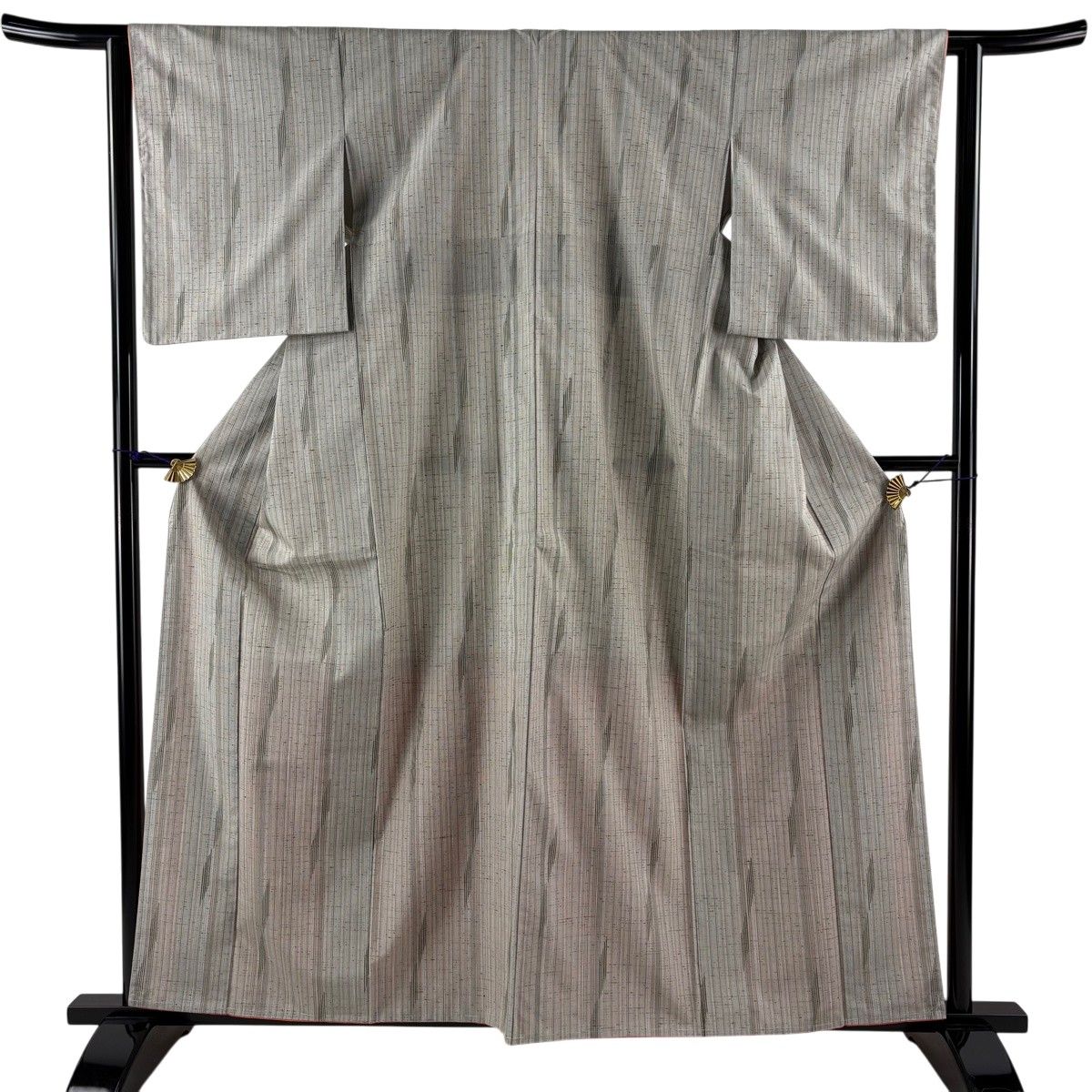 【美品】 紬 身丈160cm 裄丈62.5cm S 袷 白鷹山ぜんまい糸 縞 幾何学模様 灰色 正絹 名品 【中古】