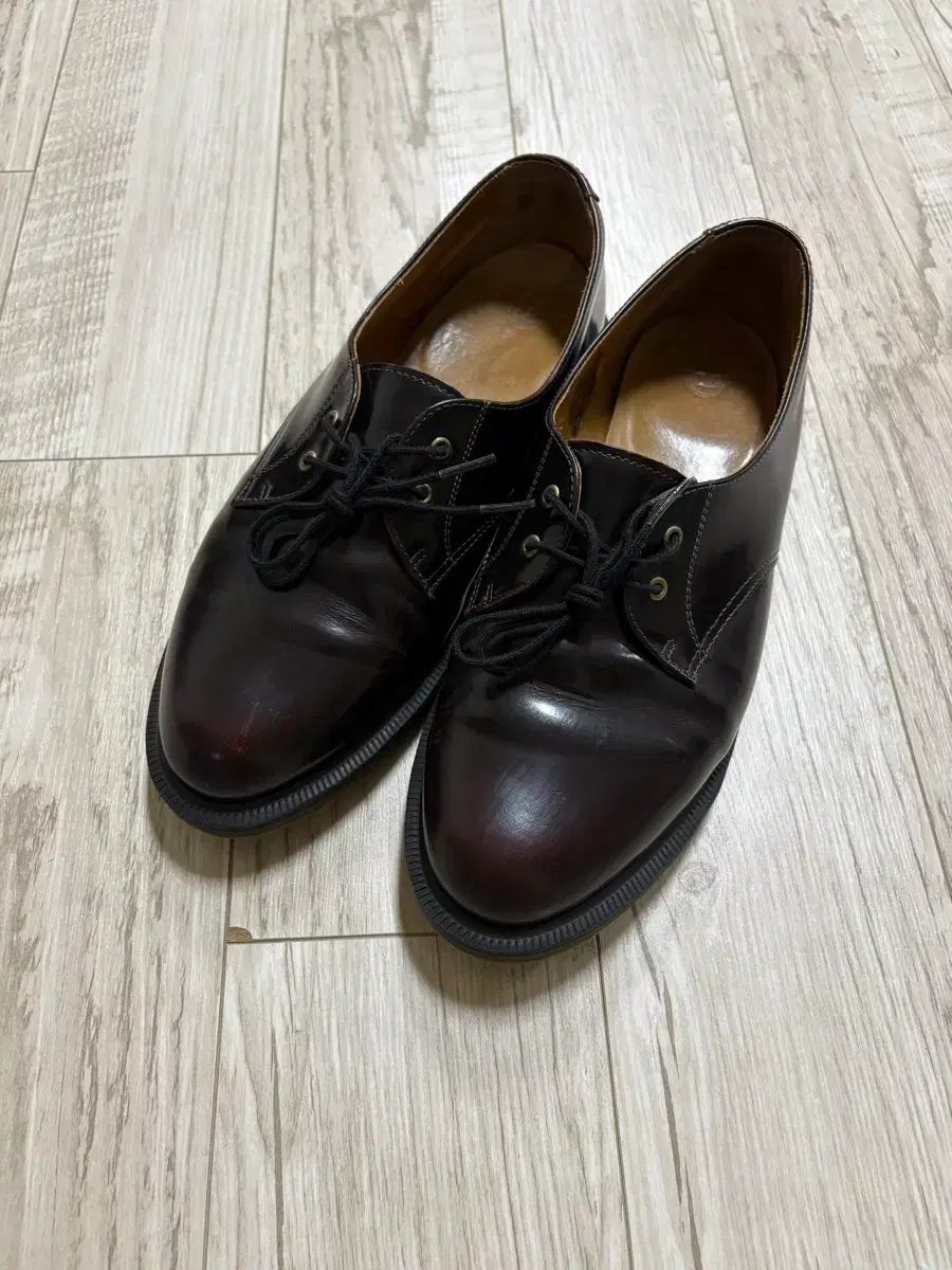 DR. MARTENS ドクターマーチン ブルック さくらんぼレッド 270