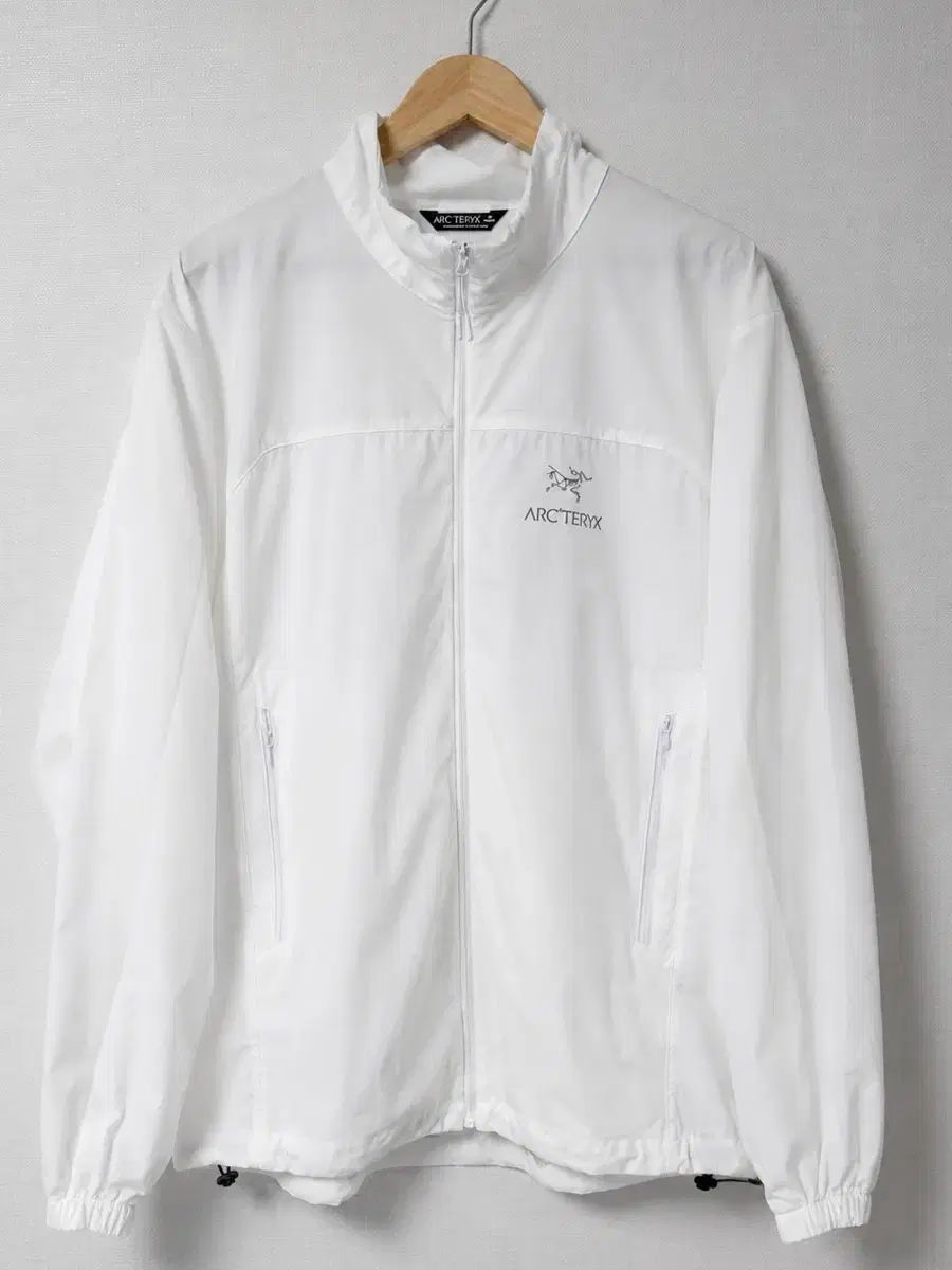 ARCTERYX White Light Jacket 12,568円