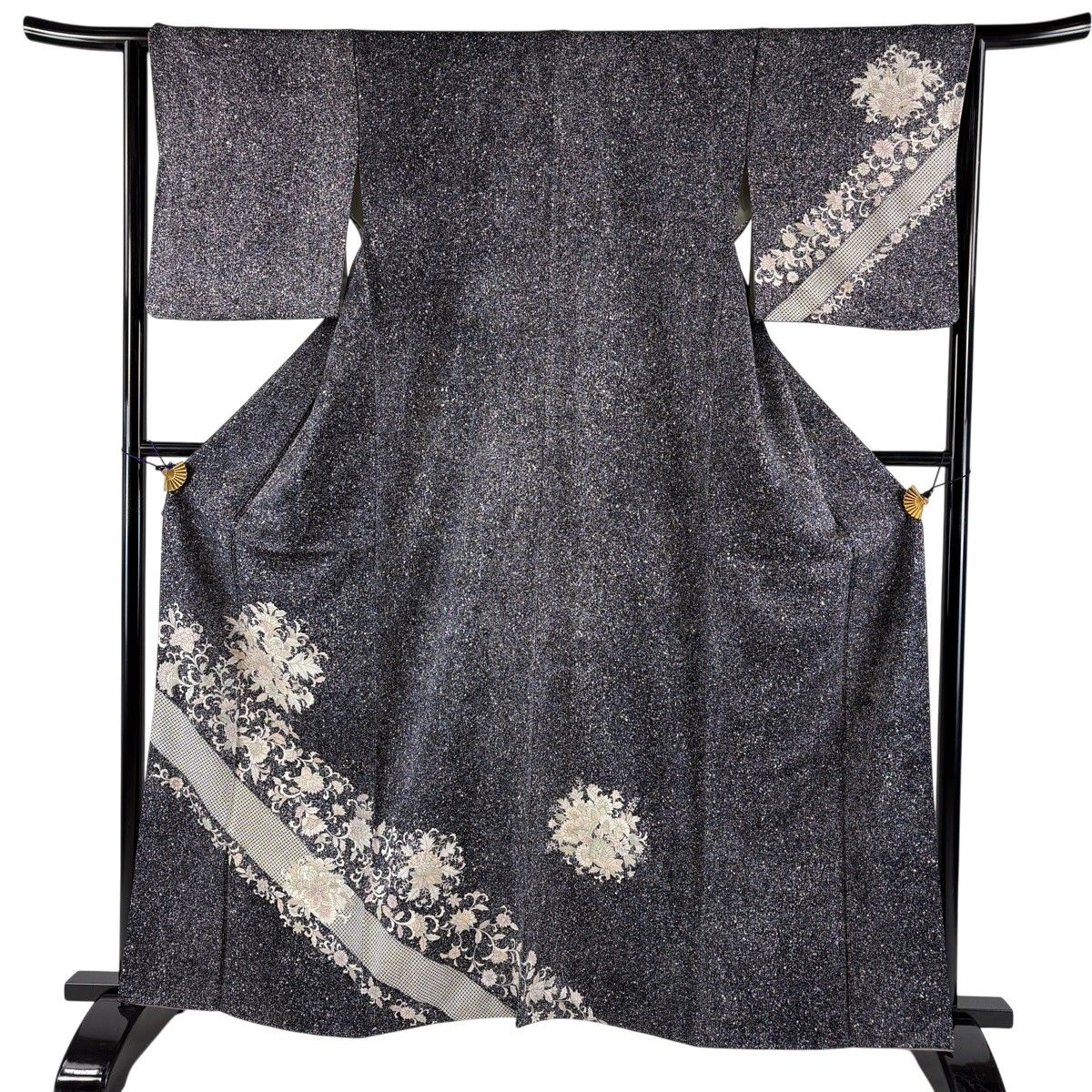 付下げ 身丈163.5cm 裄丈64.5cm M 袷 草花 花唐草 金糸 黒灰 正絹 秀品