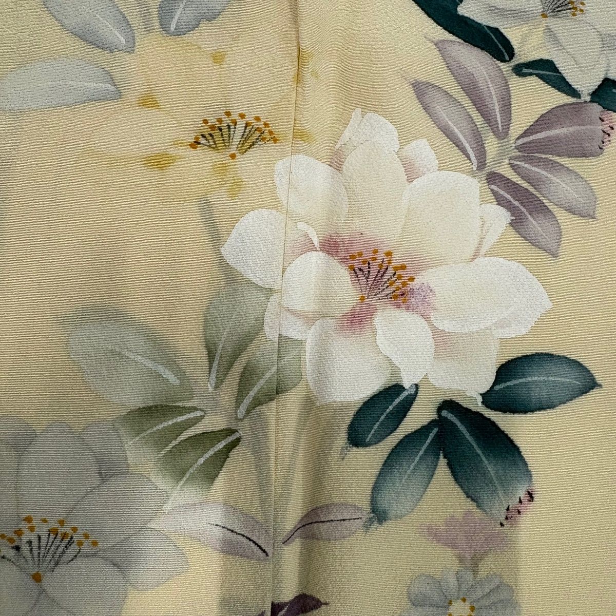 作家物　美しい染めの草花模様　上品なベージュの訪問着 訪問着 身丈154cm 裄丈67.5cm L 袷 草花 染め分け ベージュ 正絹 秀品