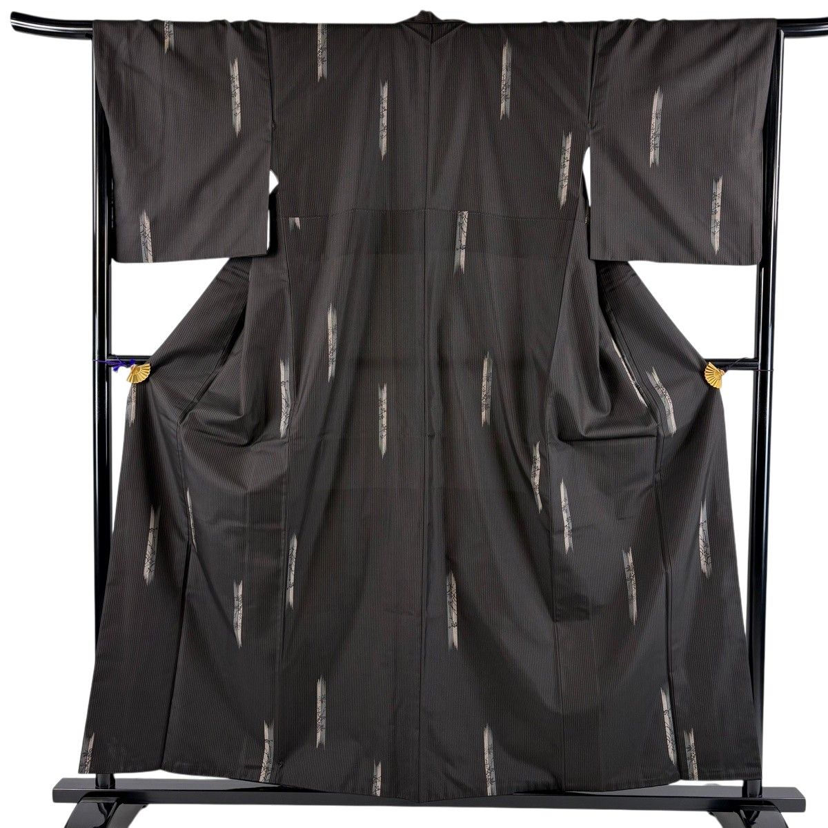 【美品】 紬 身丈157cm 裄丈66.5cm M 袷 矢羽 縞 墨色 正絹 秀品 【中古】