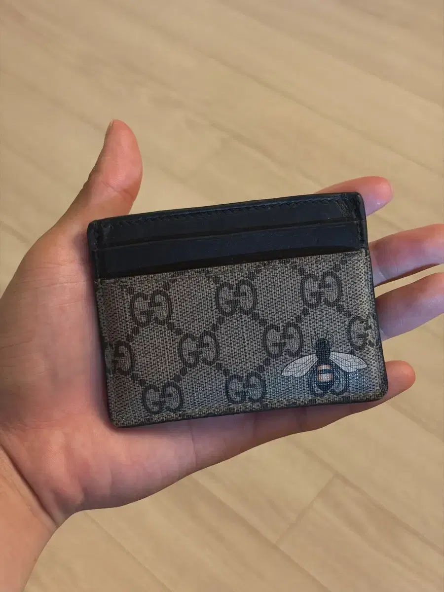 グッチ GG カードウォレット みつばち 刺繍 (在庫処分)