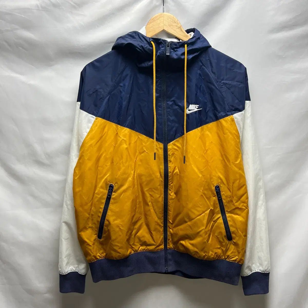 正規品/M NIKE ナイキ ウィンドランナー ウーブン ベージュ ウィンドブレーカー