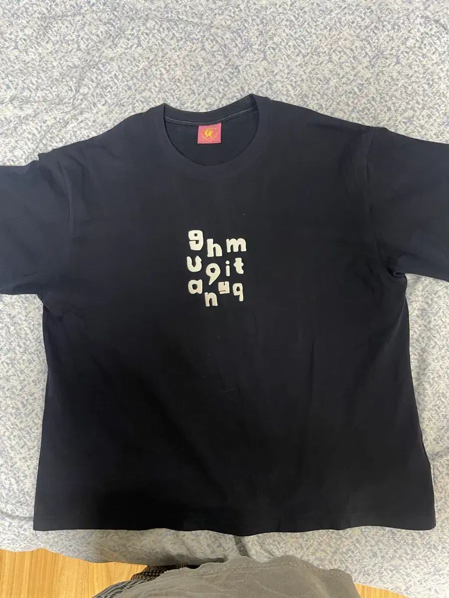 (3) 999ヒューマニティ レタリング 半袖 Tシャツ ネイビー
