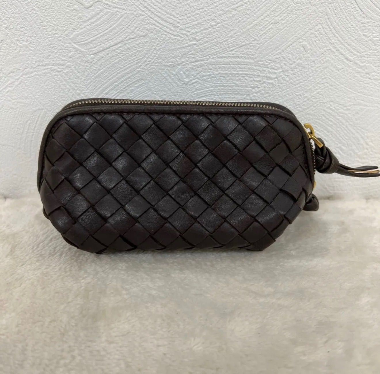 BOTTEGA VENETA ボッテガヴェネタ イントレチャート ポーチ ダークブラウン 9,100円