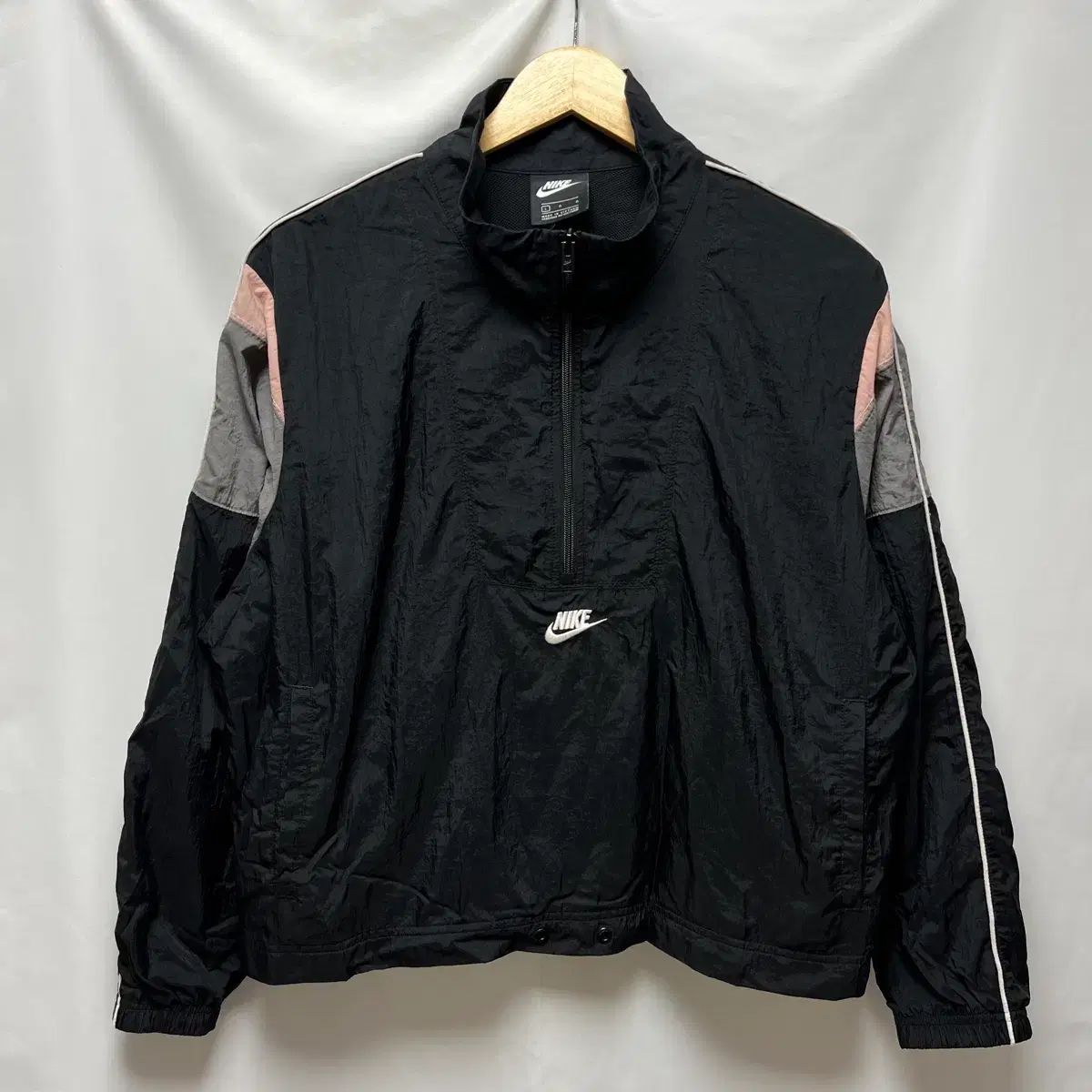 正規品/ウィメンズL NIKE ミドル スウッシュ ヘリテイジ ブラック ウーブン ハーフジップ