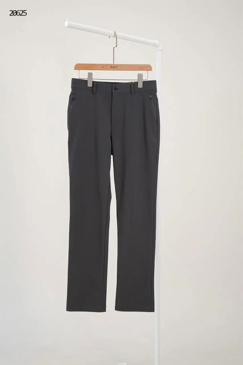 G FORE(ジーフォア) エンボス ロゴ ウエストゴム調整 パンツ 11,894円
