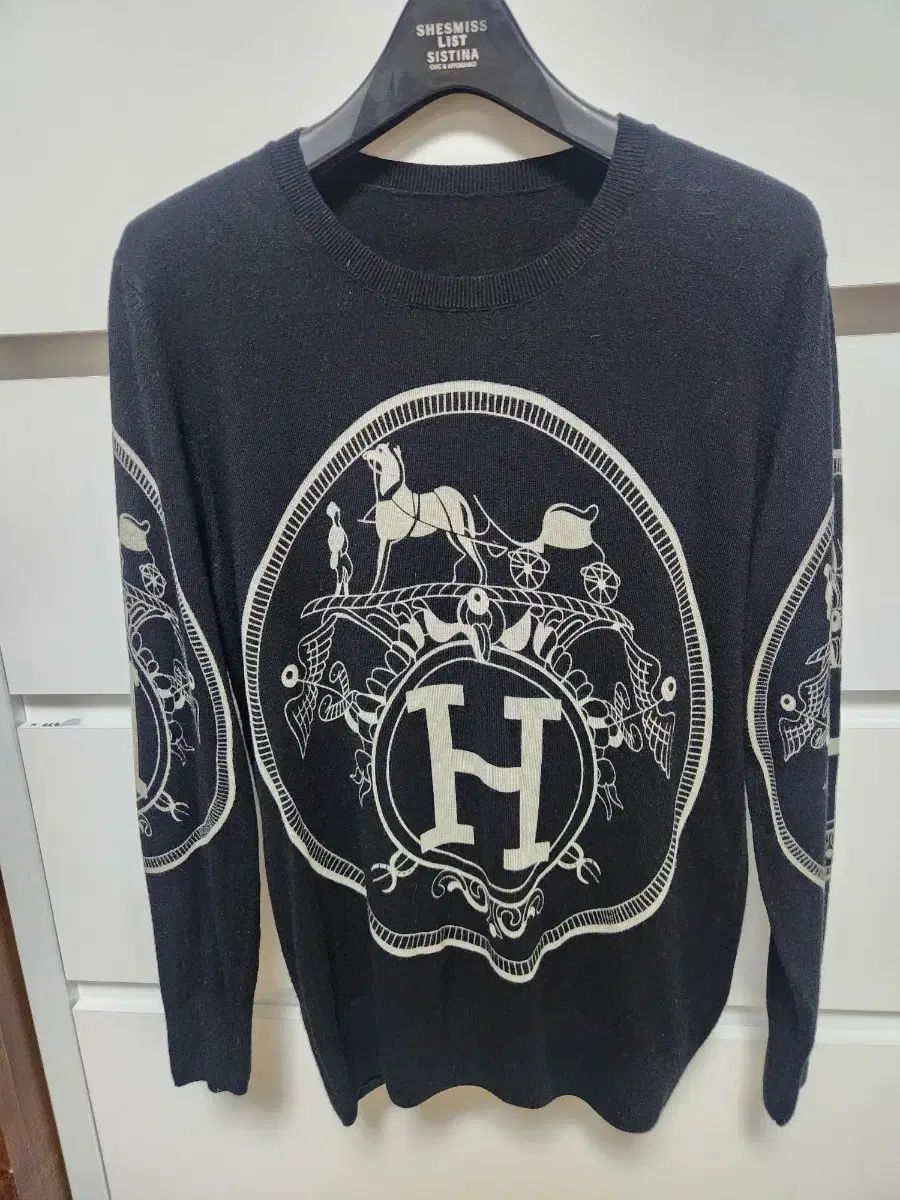 H 薄いニット Tシャツ