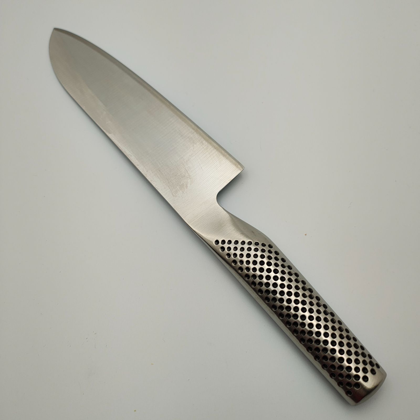 GLOBAL グローバル 三徳包丁 G-46 刃渡り18cm ステンレス 一体型包丁 吉田金属工業 外箱付 【MY341】