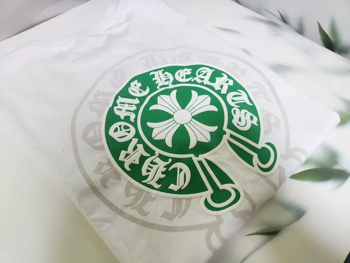 クロムハーツ 白 グリーン ロゴ 半袖 Tシャツ