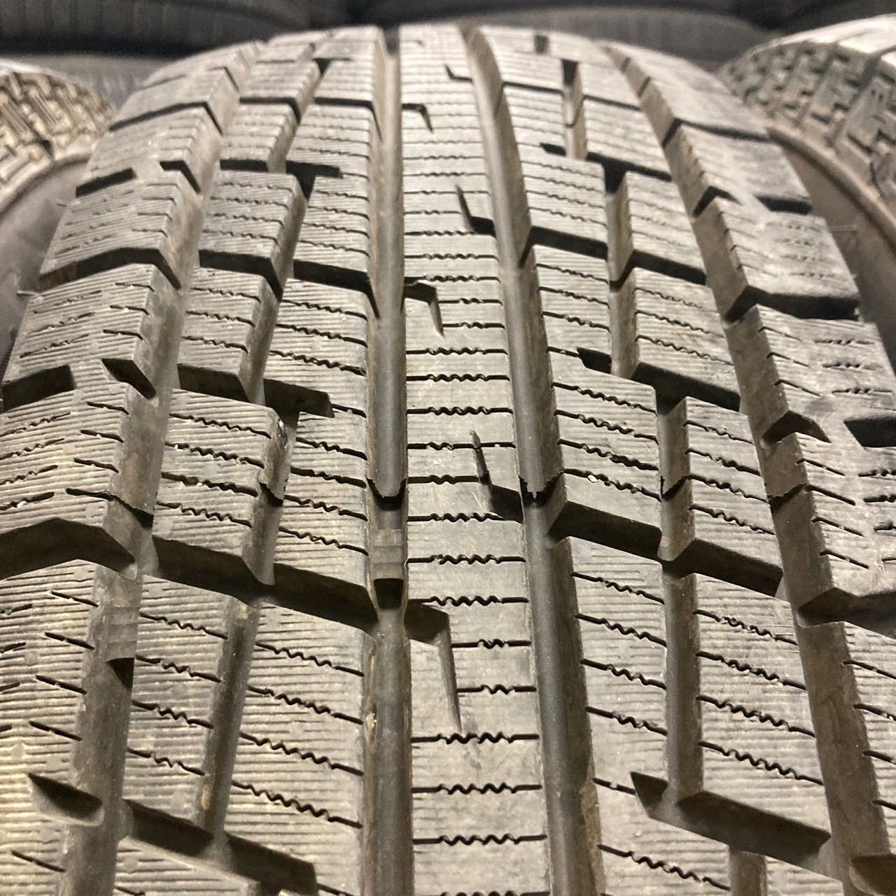 ジムニー 中古スタッドレス 16インチ 5.5j +20 PCD139.7 グリップ 
