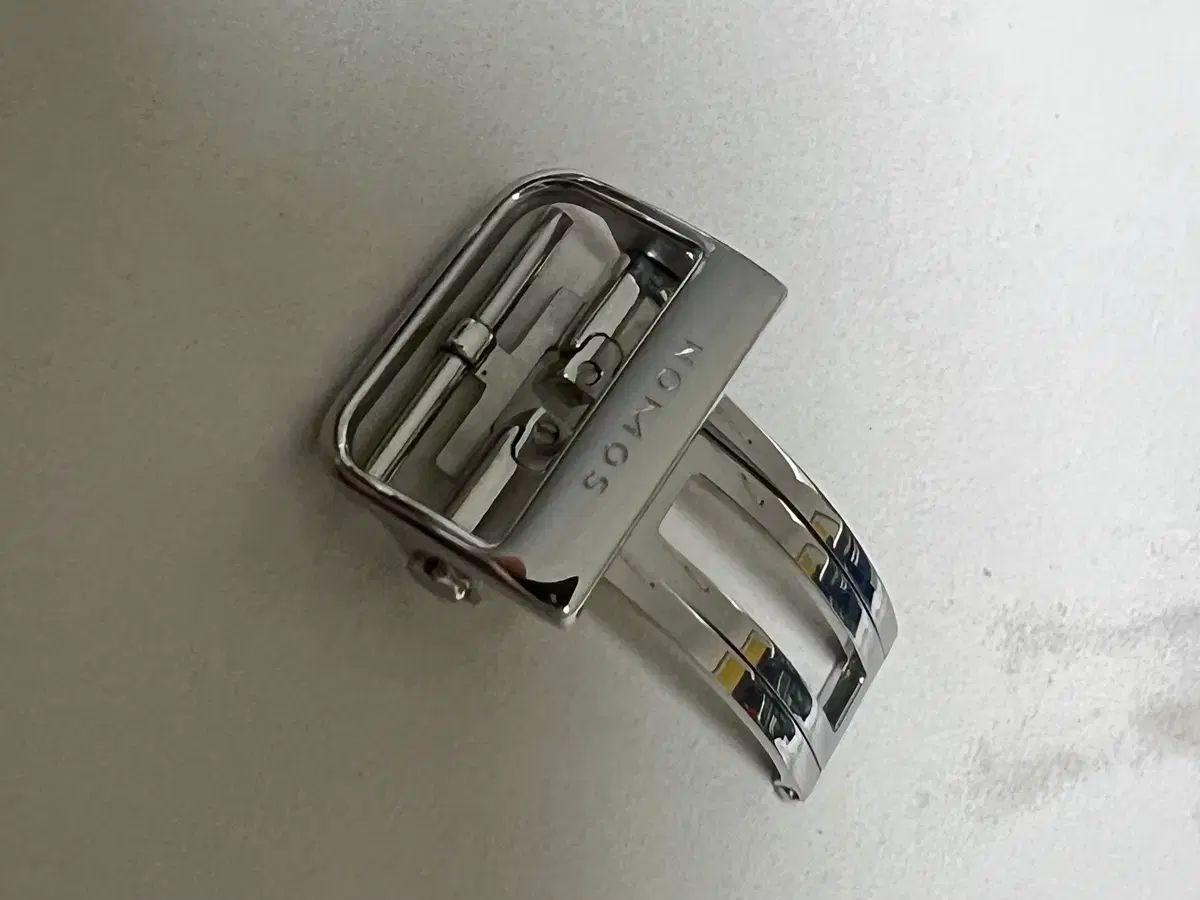 ノーモス ディバックル 18mm