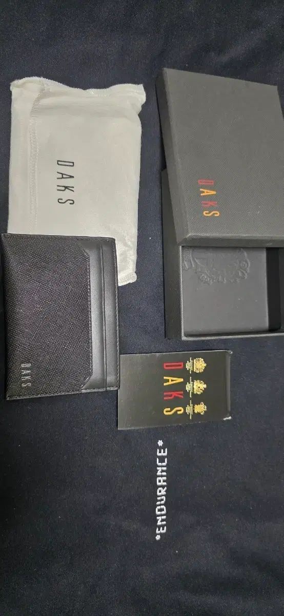 (未使用) DAKS ブラック カードウォレット 出品