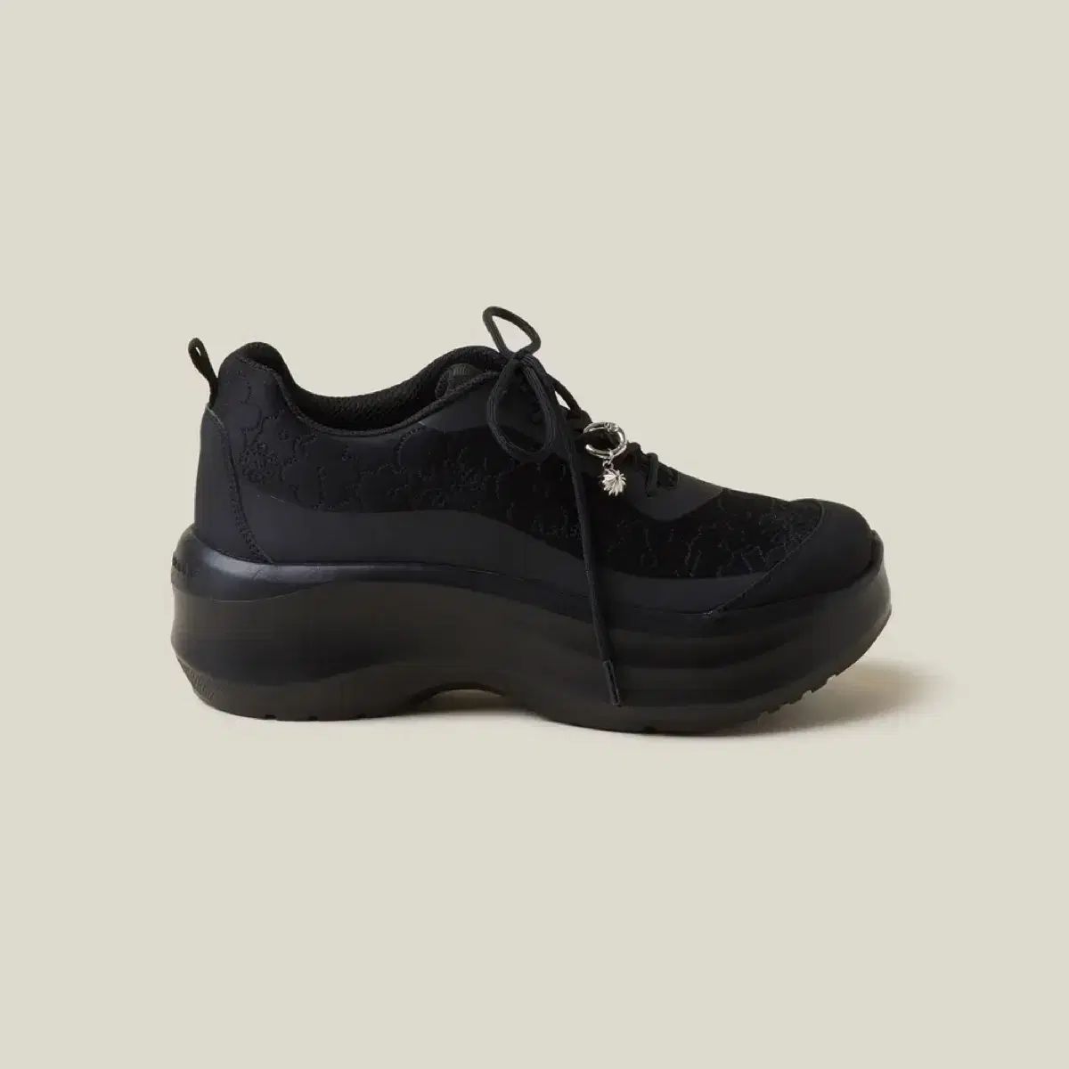 シューコンマボニー フラットフォーム スニーカー foil platform sneakers