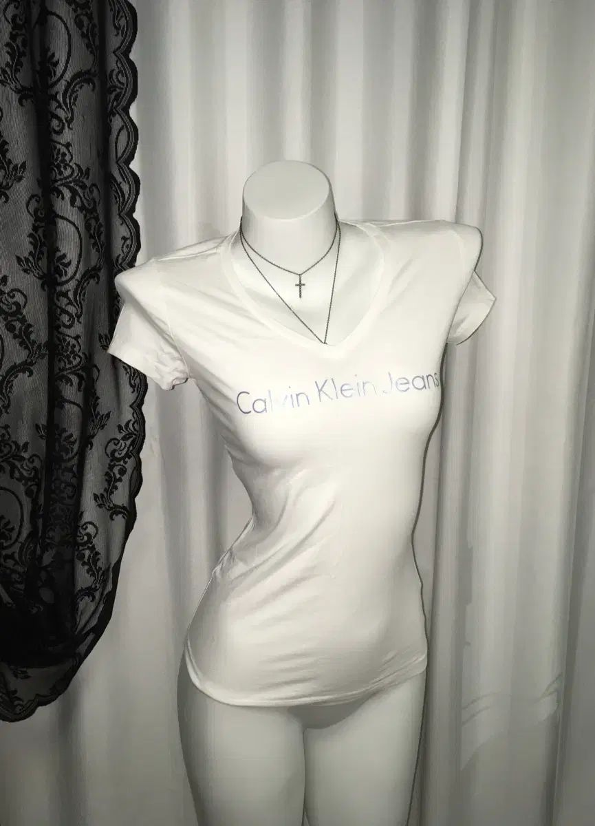 Calvin Klein カルバン・クライン ロゴ スリムフィット Vネック 半袖 Tシャツ 白 XS 新品