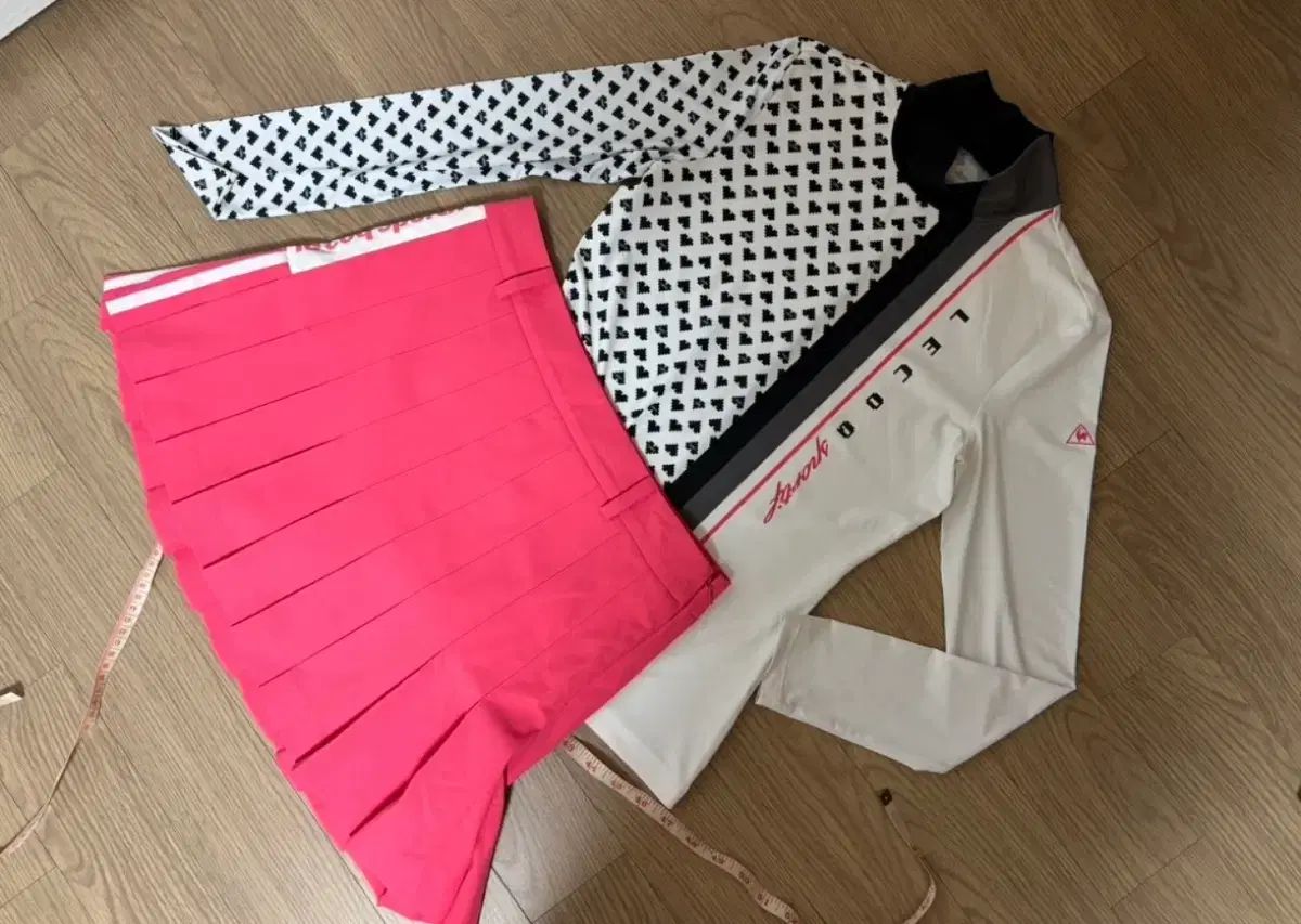 状態良し ルコックスポルティフ ゴルフ クール機能性 ハイネックTシャツ プリーツスカートセット 夏 90 67