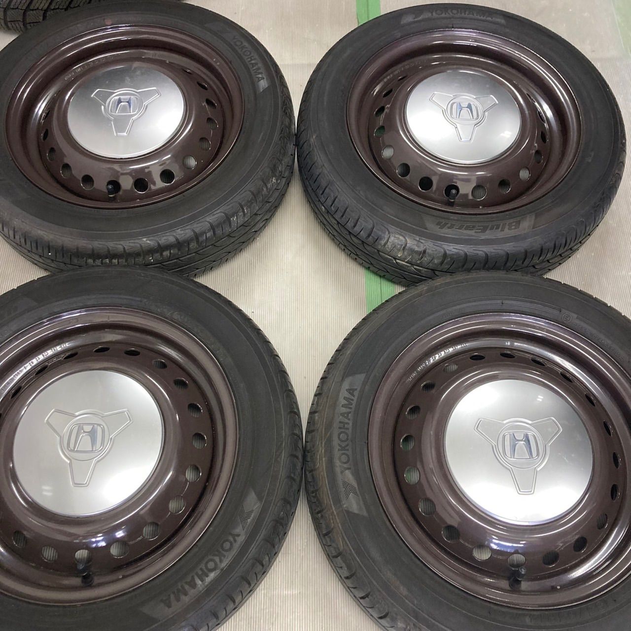ホンダ N-BOX コーディネートスタイル ブラウン 14インチ 4.5j +45 PCD100 ヨコハマ ブルーアース 155/65R14 2023年