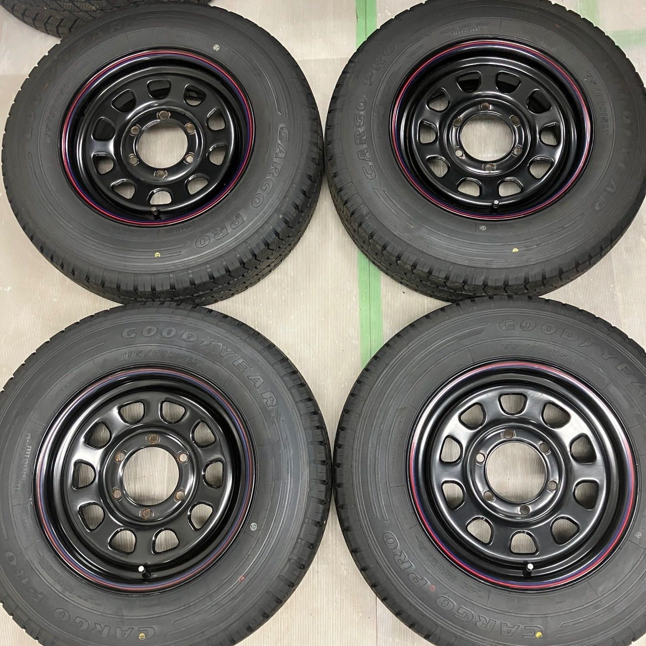 新品タイヤ デイトナ 15インチ 6.5j PCD139.7 スチールホイール グッドイヤー カーゴプロ 195/80R15 107/105 2026年 ハイエース