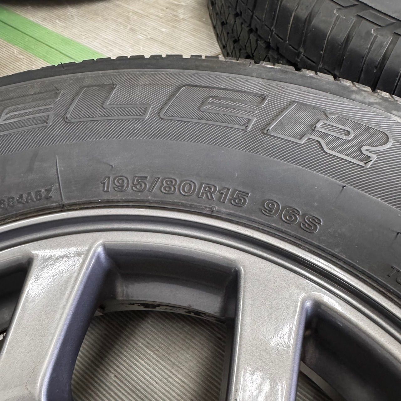 スズキ ジムニーシエラ 純正 15インチ 5.5j +5 PCD139.7 ブリヂストン
