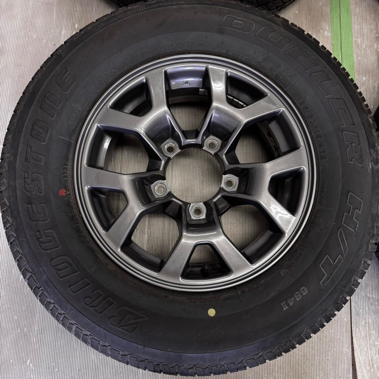 スズキ ジムニーシエラ 純正 15インチ 5.5j +5 PCD139.7 ブリヂストン