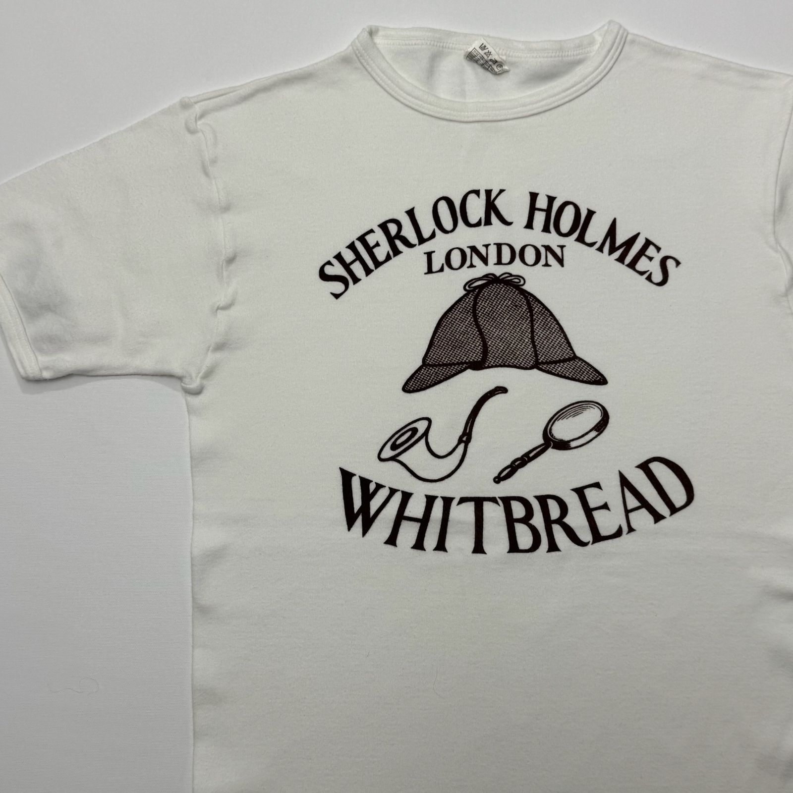 80-90s SHERLOCK HOLMES Tシャツ スーバニアTシャツ　英国製 シャーロックホームズ ウィットブレッド パブ ヴィンテージ　シャーロックホームズ Tシャツ 企業物 パブ 文学　イギリス製　ユーロ 映画　ムービー　No-C17
