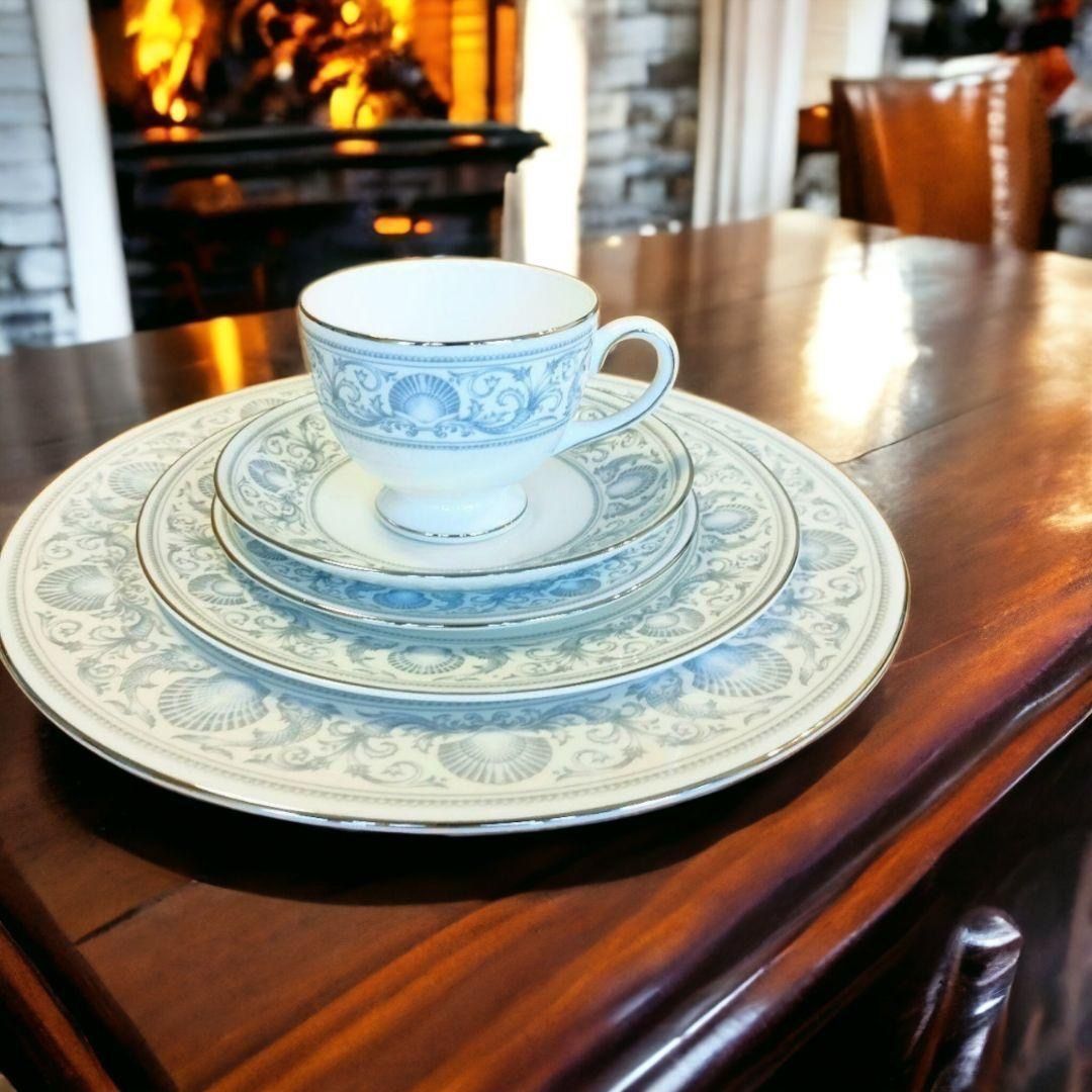 ウェッジウッド ドルフィン リーシェイプ カップ＆ソーサー セット品 廃盤品 WEDGWOOD 5ピース サラダ ディナー コーヒー 紅茶