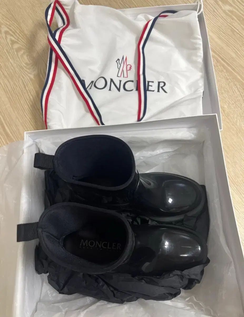 正規品) MONCLER レインブーツ - メルカリ