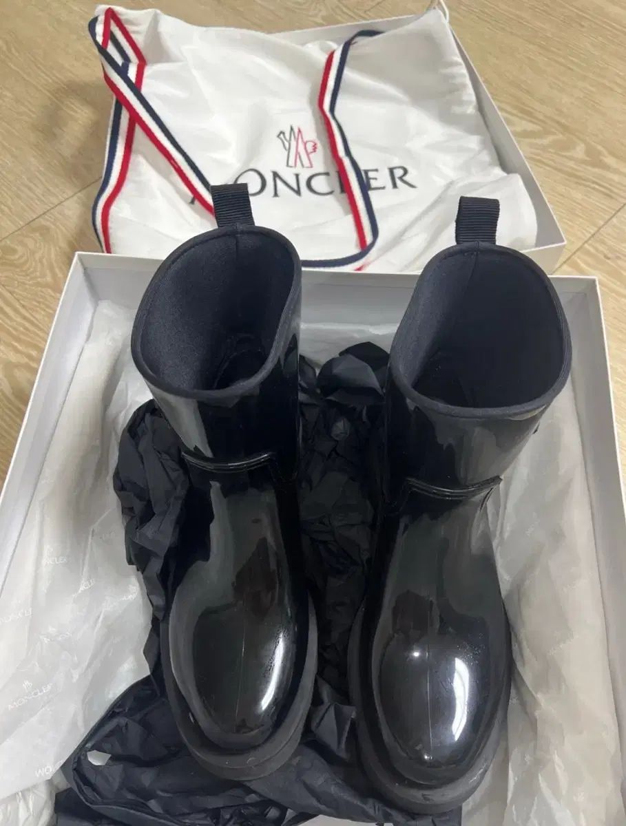 正規品) MONCLER レインブーツ - メルカリ