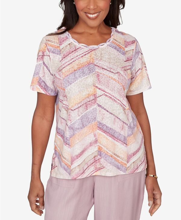 アルフレッド ダナー レディース トップス Tシャツ ヴィンテージ プチ 半袖 Alfredunner Petite Vintage Charm Chevron Geometric ShortSleeve TShirt Rose