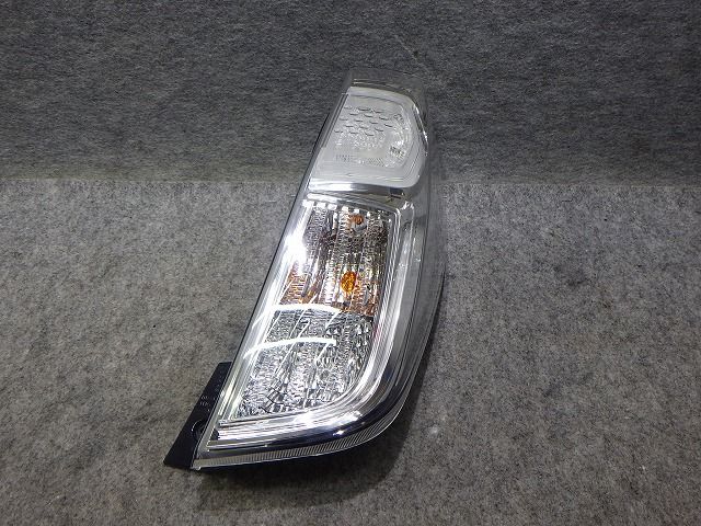 デイズルークス 右テール B21A 後期 1146-399 26550-6A02B LED球切れ