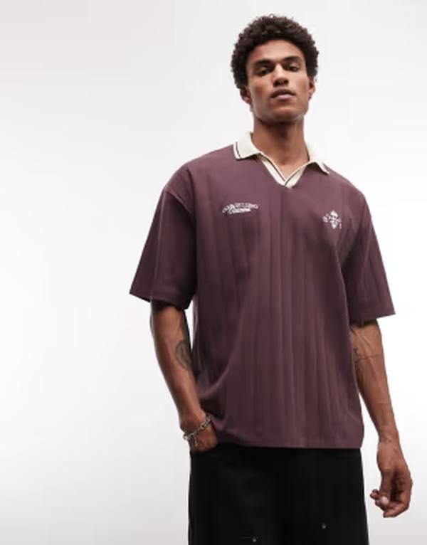 エイソス メンズ トップス ポロシャツ ASOS DESIGN heavyweight oversized polo with front embroidery in dark brown wide rib textured fabric Fudge ブラウン