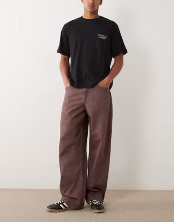 エイソス メンズ ボトムス デニムパンツ ジーンズ ASOS DESIGN baggy jeans in berry washed Burgundy バーガンディ