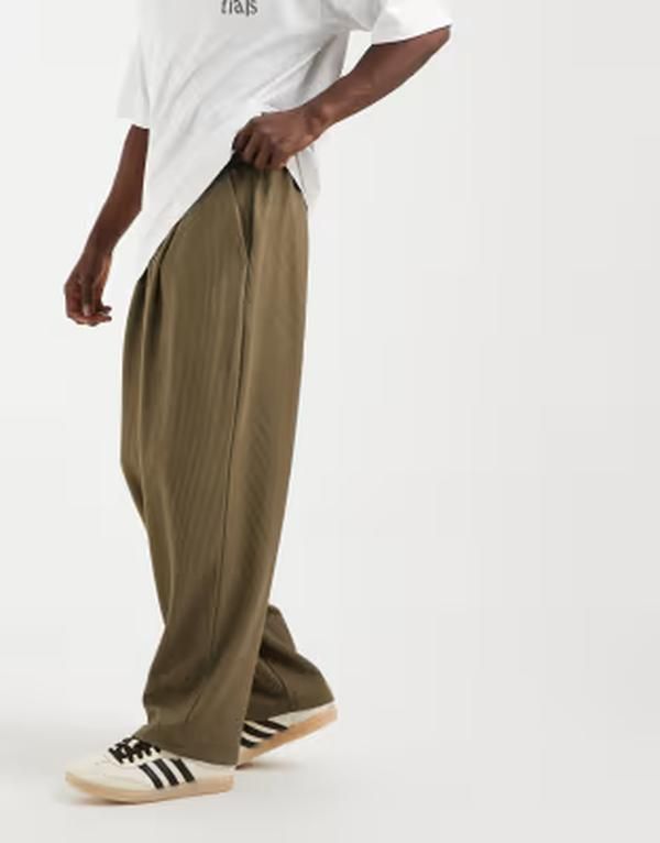 エイソス メンズ ボトムス カジュアルパンツ スウェットパンツ ASOS DESIGN relaxed tapered sweatpants in seersucker texture FOREST GREEN グリーン