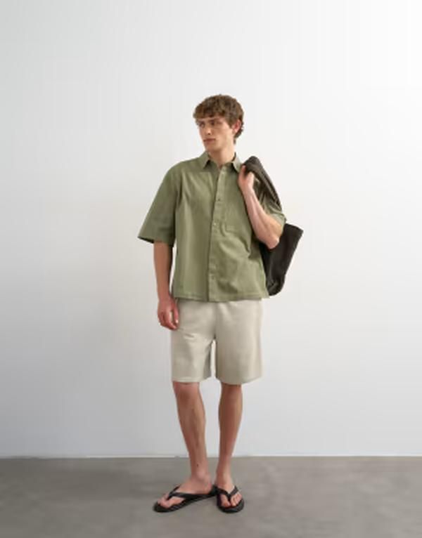 トップマン メンズ トップス シャツ リラックスフィット コントラスト Topman relaxed fit short sleeve herringbone crop overshirt in contrast olive オリーブ