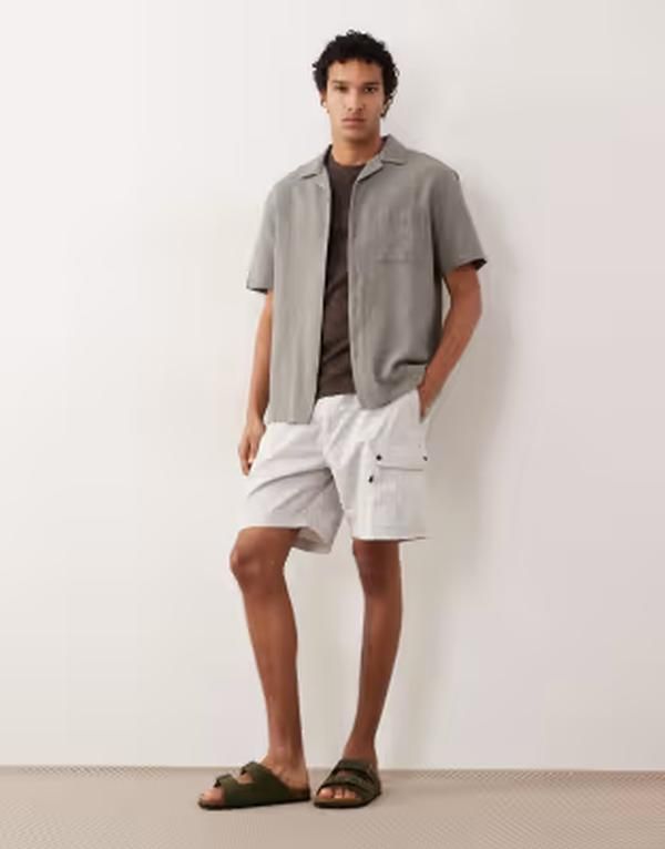 リバーアイランド メンズ ボトムス ハーフパンツ・ショーツ ショートパンツ River Island cargo shorts in light GRAY グレー