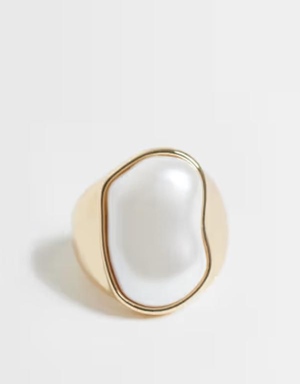 エイソス レディース アクセサリー リング ASOS DESIGN Statement faux freshwater pearl ring tone GOLD ゴールド